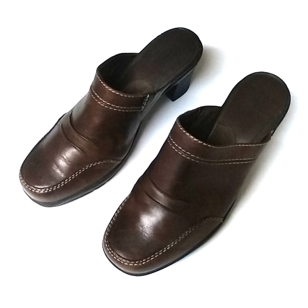 Clarks Women's brown open wedge shoes Sz 6.5M
